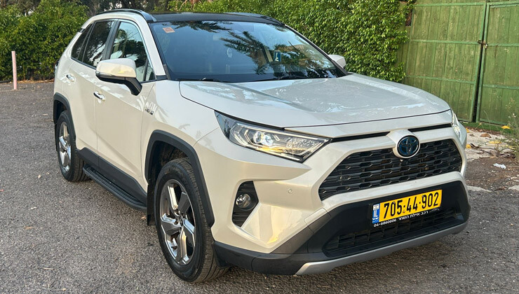 טויוטה ראב 4 היברידי 