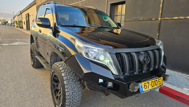 טויוטה לנד קרוזר קצר 